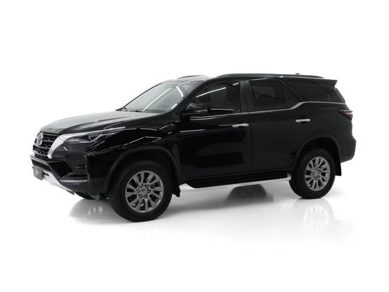 TOYOTA HILUX SW4 2.8 D-4D TURBO DIESEL SRX 7L 4X4 AUTOMÁTICO